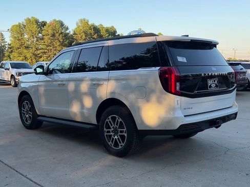 New 2025 Ford Expedition Active image 4