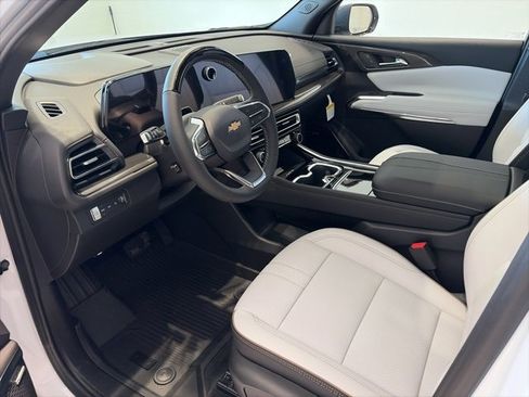 New 2026 Chevrolet Traverse High Country w/ LPO, Floor Liner Package image 8