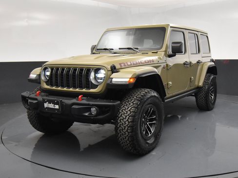 Used 2025 Jeep Wrangler Unlimited Rubicon image 2