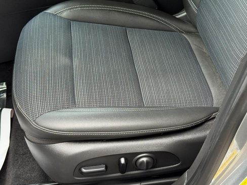 Used 2024 Buick Envista Preferred FWD image 25