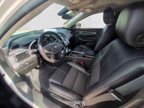 Used 2019 Chevrolet Impala LT FWD image 10
