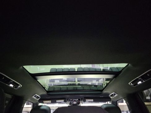 New 2026 Land Rover Range Rover Long Wheelbase SE AWD/4WD image 26