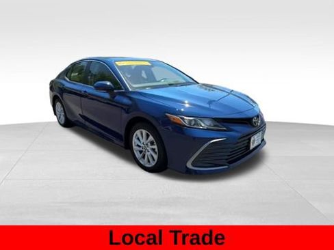 Used 2024 Toyota Camry LE w/ Convenience Package FWD image 10