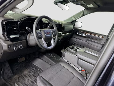 Used 2025 GMC Sierra 1500 SLE image 3