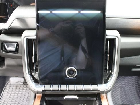 Used 2026 GMC Yukon Denali w/ Sun & Power Step Package AWD/4WD image 21