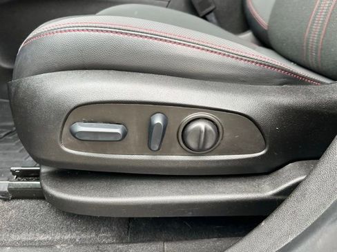 Used 2022 Chevrolet Equinox RS image 11