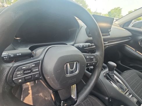 Used 2024 Honda HR-V LX image 7