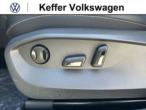 New 2026 Volkswagen Taos SE AWD/4WD image 13