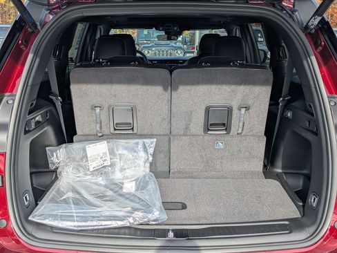 New 2025 Jeep Grand Cherokee L Altitude image 26