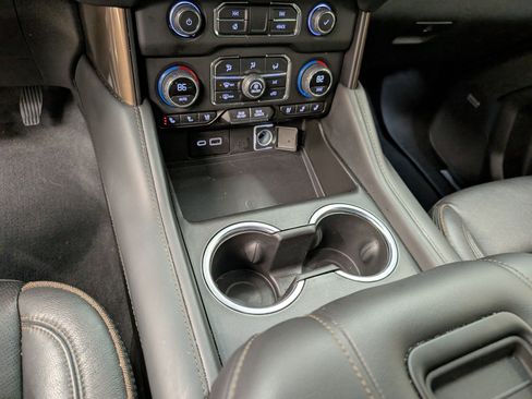 Used 2022 Chevrolet Tahoe High Country image 28