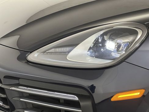 Certified 2022 Porsche Cayenne image 15