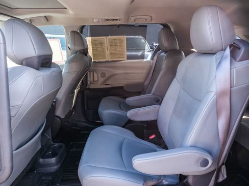 Certified 2024 Toyota Sienna XLE w/ XLE Plus Package FWD image 18