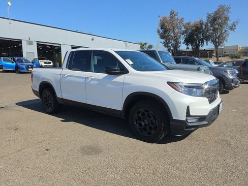 Used 2025 Honda Ridgeline Sport+ image 2