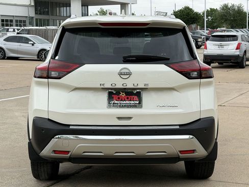 Used 2023 Nissan Rogue Platinum FWD image 5