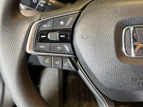 Used 2018 Honda Accord EX image 11