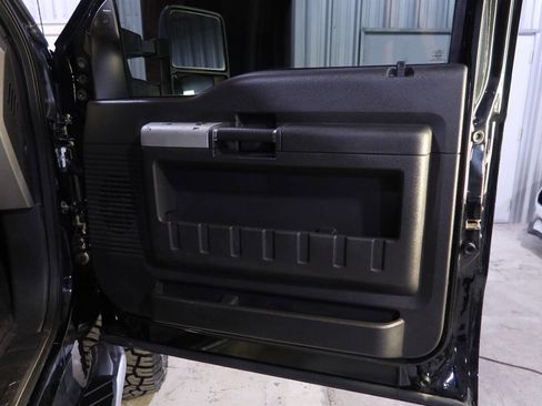 Used 2016 Ford F250 Lariat w/ Lariat Ultimate Package image 27