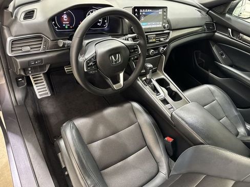Used 2018 Honda Accord Sport image 10