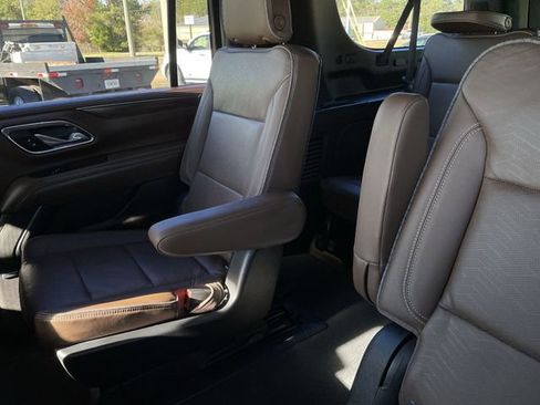 Used 2021 Chevrolet Suburban High Country w/ Premium Package RWD image 27