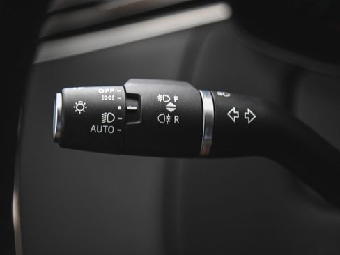 Used 2023 Land Rover Range Rover Sport SE Dynamic image 20