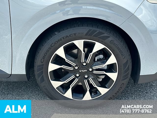 Used 2024 Kia Carnival EX FWD image 14
