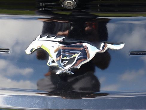 Used 2022 Ford Mustang Premium image 16