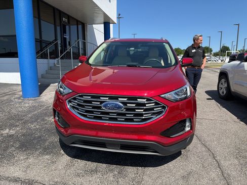 Used 2021 Ford Edge SEL w/ Convenience Package AWD/4WD image 3