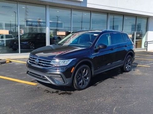 Used 2024 Volkswagen Tiguan SE image 1
