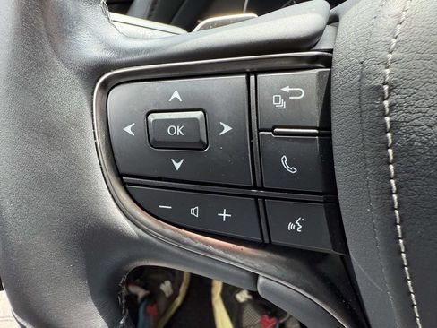 Used 2023 Lexus LS 500 AWD w/ Interior Upgrade Package image 22