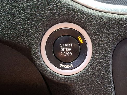 Used 2016 Dodge Charger SXT image 22