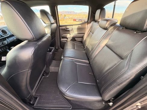 Used 2019 Toyota Tacoma TRD Off-Road image 29