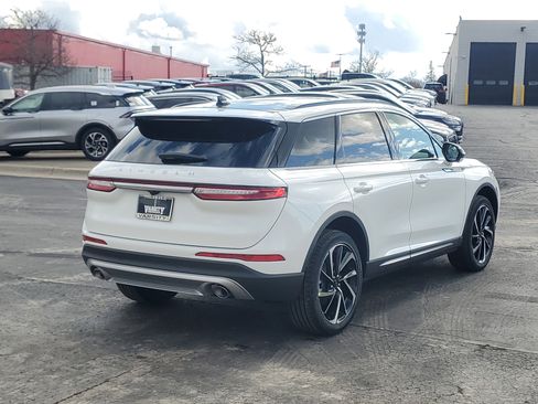 New 2026 Lincoln Corsair Reserve image 4