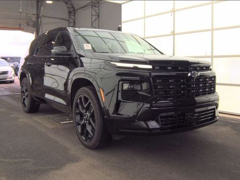 Used 2024 Chevrolet Traverse RS w/ LPO, Floor Liner Package image 4