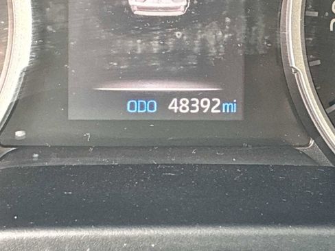 Used 2020 Toyota RAV4 LE image 10