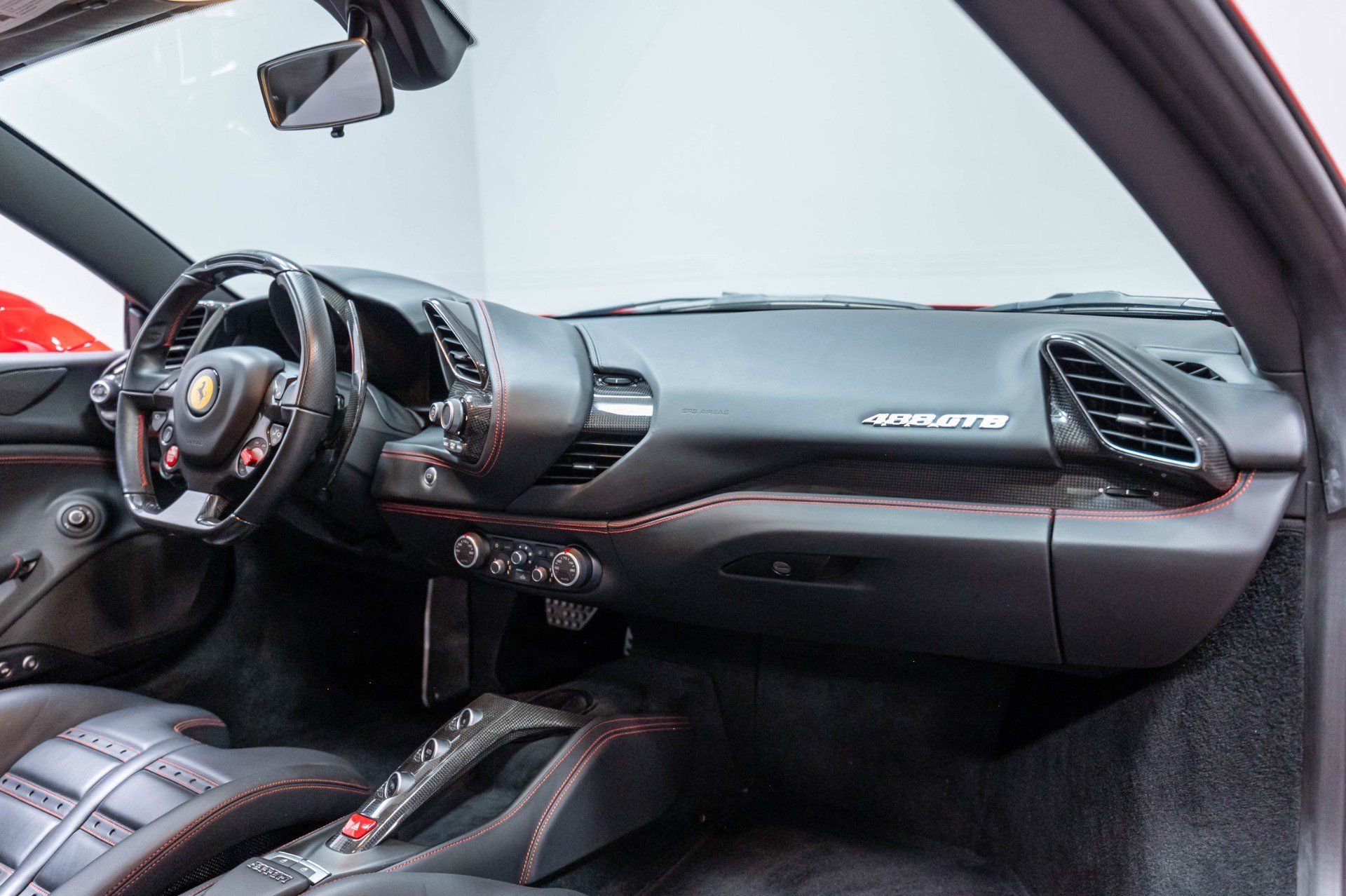 Used 2018 Ferrari 488 GTB RWD image 29