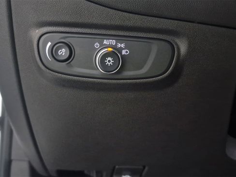 Certified 2021 Chevrolet Equinox LS image 22