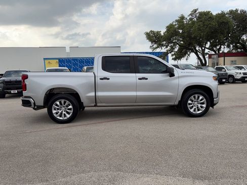 Used 2022 Chevrolet Silverado 1500 Custom w/ Safety Confidence Package RWD image 4