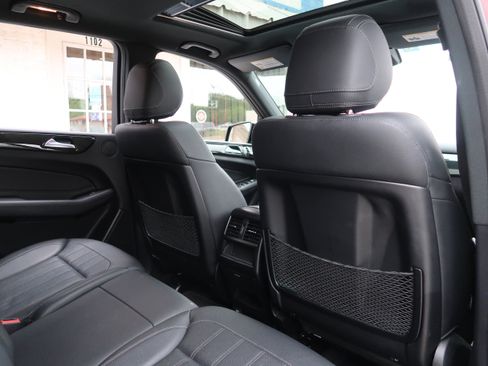 Used 2019 Mercedes-Benz GLE 400 4MATIC image 34