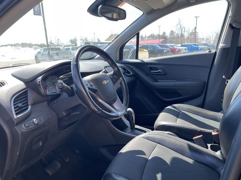 Used 2018 Chevrolet Trax LT w/ LT Convenience Package image 10
