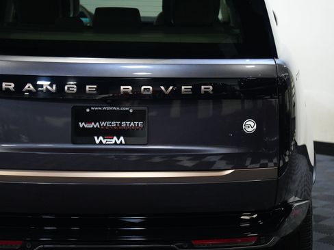 Used 2023 Land Rover Range Rover SV AWD/4WD image 16