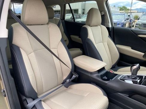 Used 2025 Subaru Outback Premium w/ Popular Package #1 AWD/4WD image 9