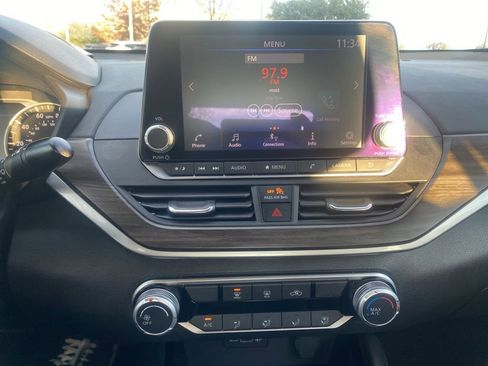 Used 2023 Nissan Altima 2.5 SV image 23