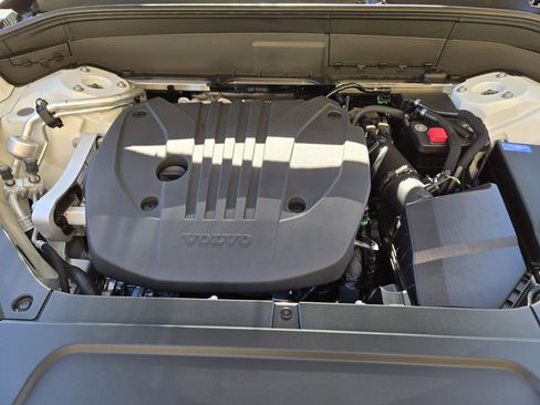 New 2026 Volvo XC90 B5 Plus image 33