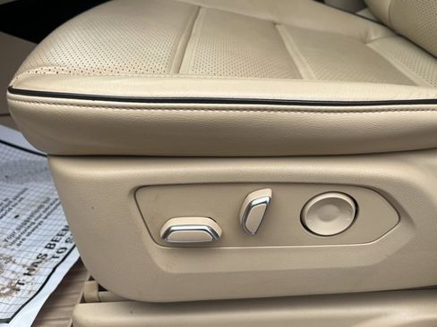 Used 2023 Cadillac Escalade Premium Luxury image 14