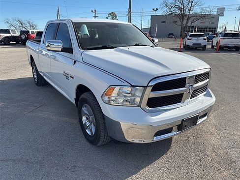 Used 2019 RAM 1500 Classic SLT image 3