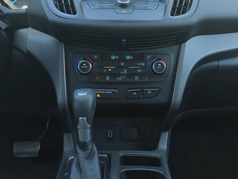 Used 2017 Ford Escape SE w/ Equipment Group 201A FWD image 9