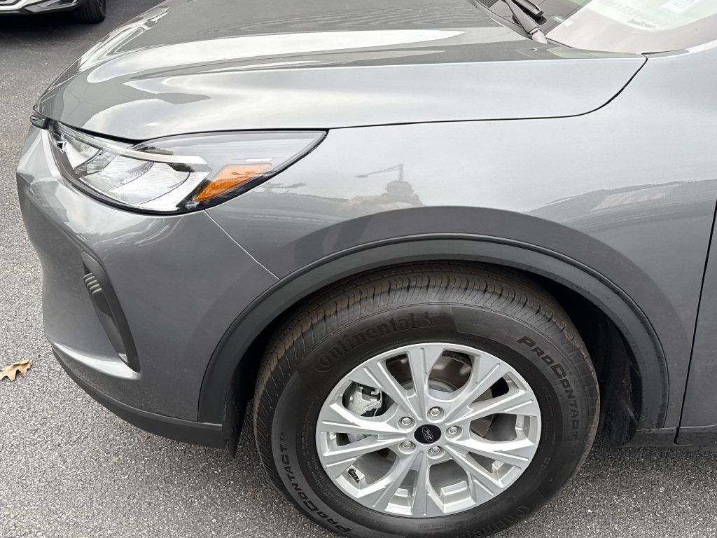 Used 2023 Ford Escape Active w/ Tech Pack #1 AWD/4WD image 10