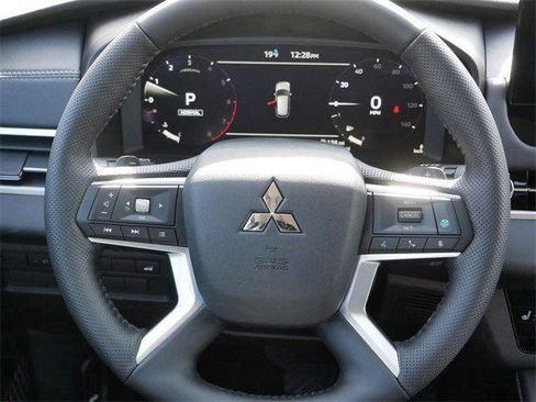 New 2026 Mitsubishi Outlander SE AWD/4WD image 8