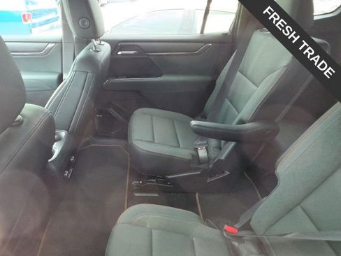 Used 2025 GMC Acadia AT4 AWD/4WD image 8