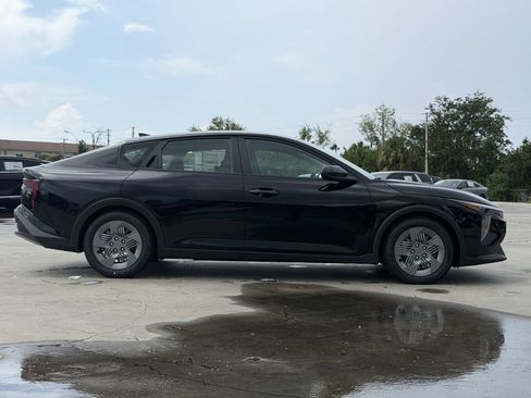 New 2026 Kia K4 FWD image 3