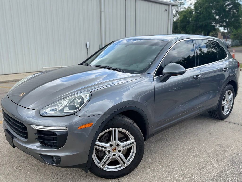 Used 2016 Porsche Cayenne AWD/4WD image 1